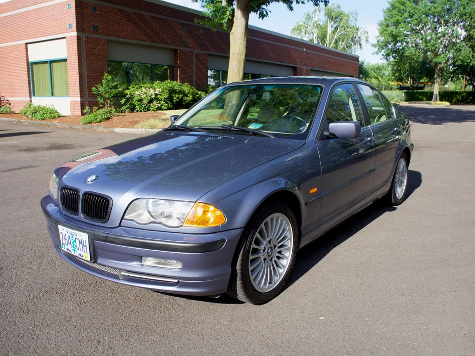 2001 BMW E46 330i & 330Ci - Image 8 of 31