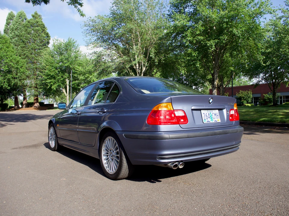 2001 BMW E46 330i & 330Ci - Image 10 of 31