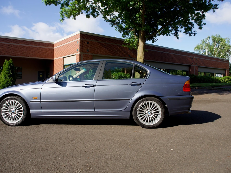 2001 BMW E46 330i & 330Ci - Image 27 of 31