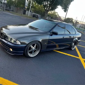 2001 BMW 5 Series 525i