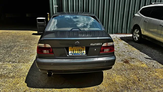 2001 BMW 5 Series 525i Sedan 4D