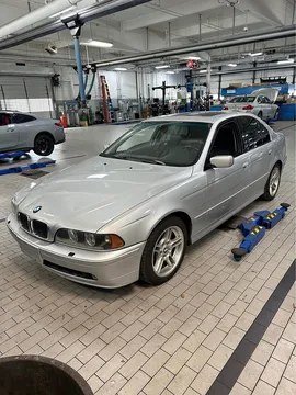 2001 BMW 5 Series 540i Sedan 4D