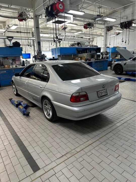 2001 BMW E39 540i - Image 2 of 11