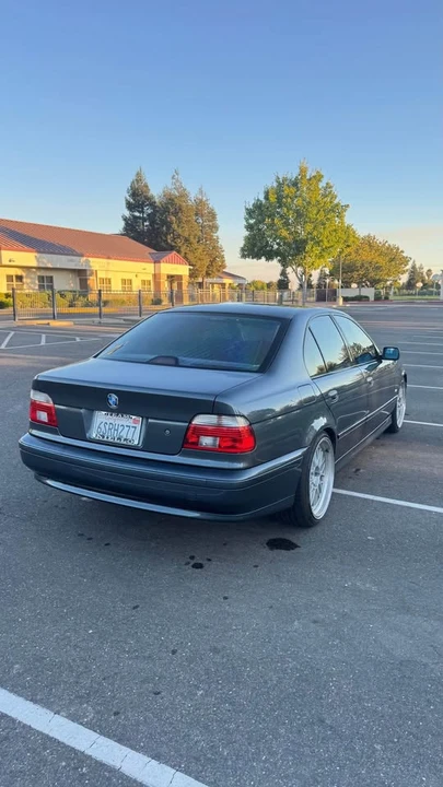 2001 BMW E39 540i - Image 3 of 10