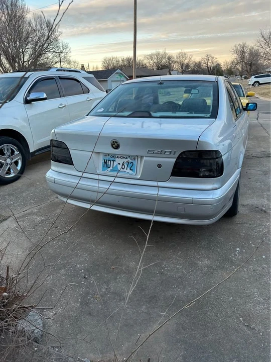 2001 BMW E39 540i - Image 2 of 3