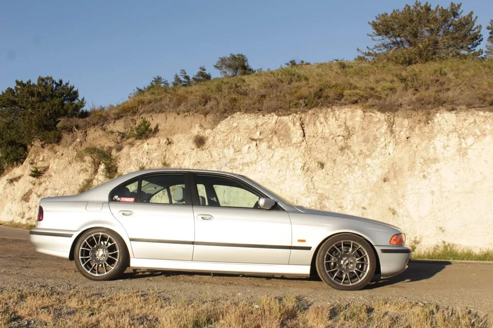 2001 BMW E39 540i - Image 8 of 12