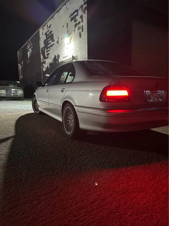 2001 BMW E39 540i - Image 3 of 3