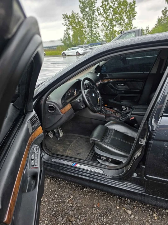 2001 BMW E39 540i - Image 9 of 10