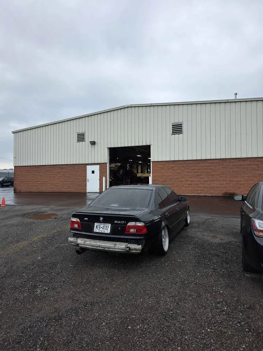 2001 BMW E39 540i - Image 5 of 10