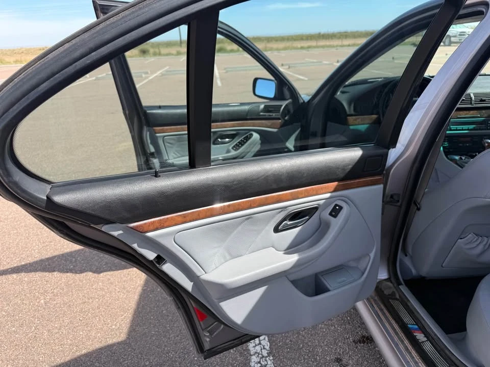 2001 BMW E39 540i - Image 10 of 20