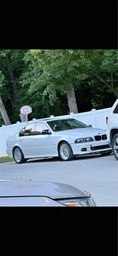 2001 BMW 5 Series 540i Sedan 4D