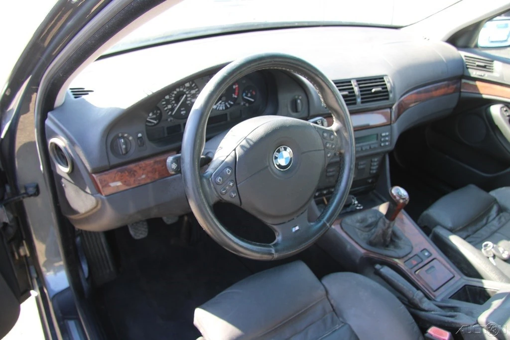2001 BMW E39 540i - Image 16 of 21