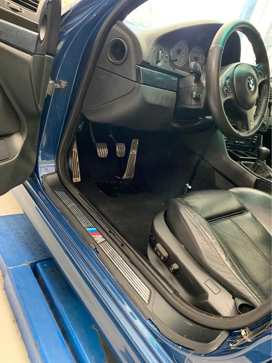 2001 BMW E39 540i - Image 2 of 16