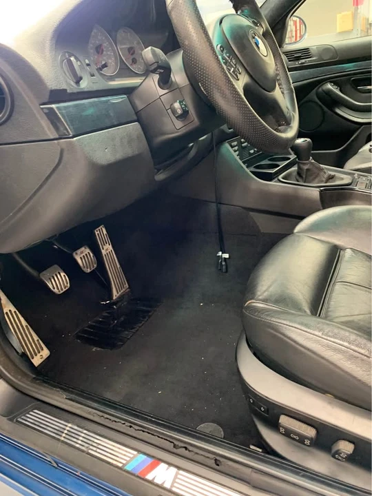2001 BMW E39 540i - Image 9 of 16