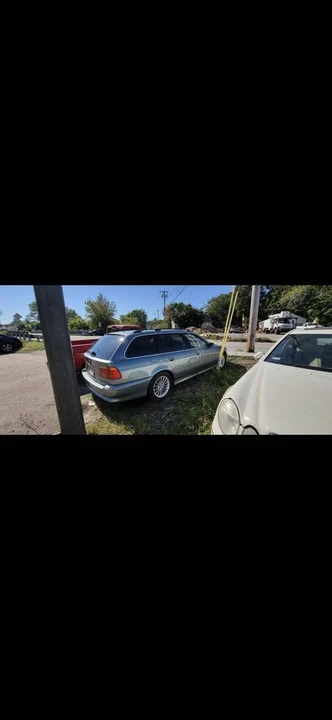 2001 BMW E39 540i - Image 2 of 4