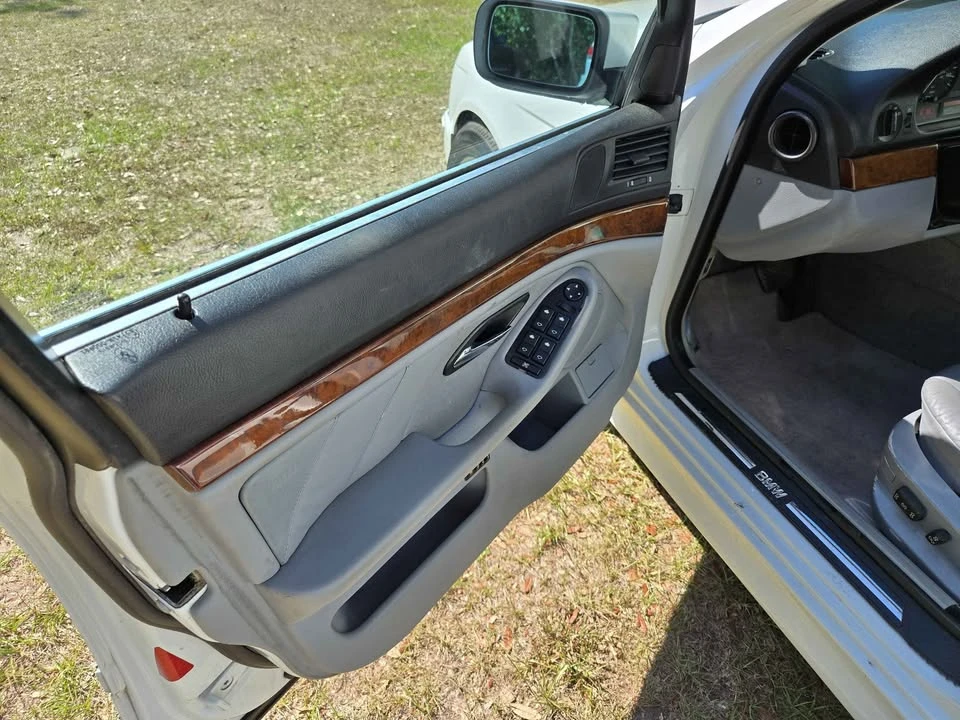 2001 BMW E39 5 Series - Image 10 of 16