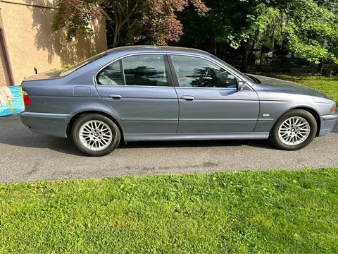 2001 BMW 530i Sedan