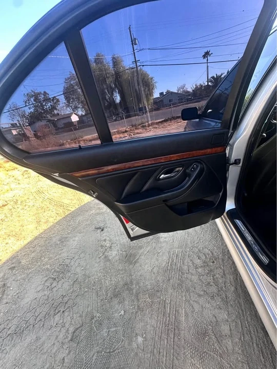 2001 BMW E39 540i - Image 7 of 8