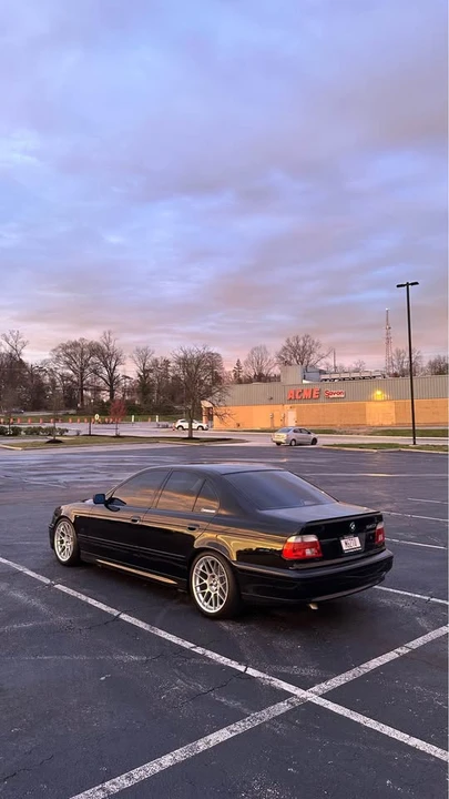 2001 BMW E39 540i - Image 3 of 4