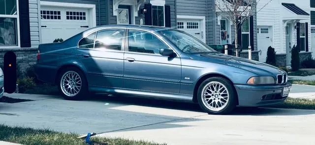 2001 BMW 525i