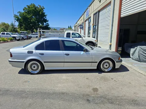 2001 BMW 525i