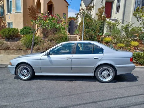 2001 BMW 525i
