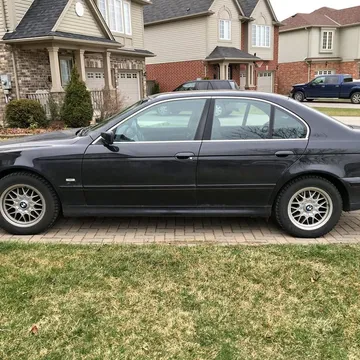 2001 BMW 525i