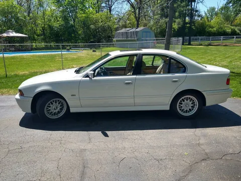 2001 BMW 525i