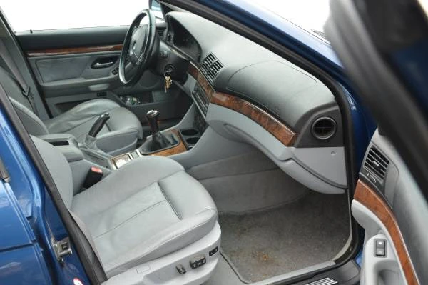 2001 BMW E39 540i - Image 8 of 21