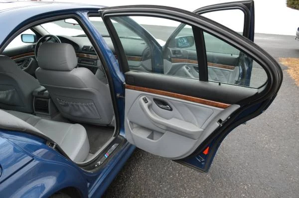 2001 BMW E39 540i - Image 13 of 21