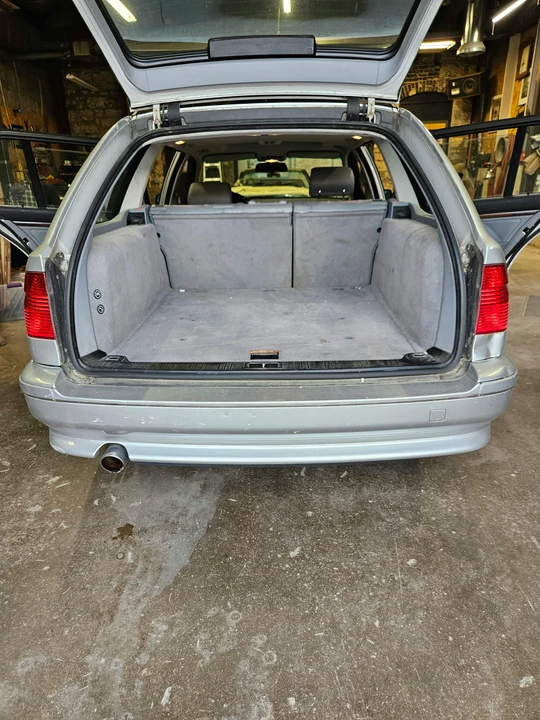 2001 BMW E39 540i - Image 9 of 17