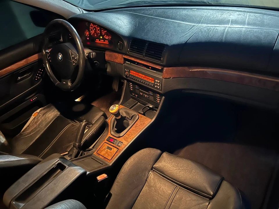 2001 BMW E39 540i - Image 8 of 8