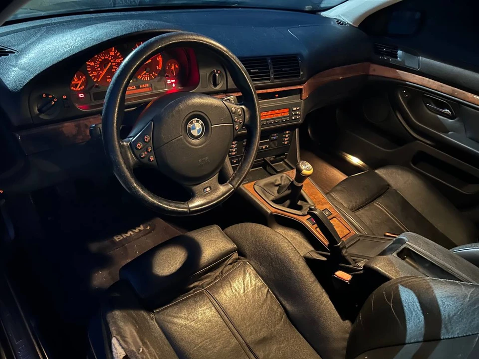 2001 BMW E39 540i - Image 7 of 8