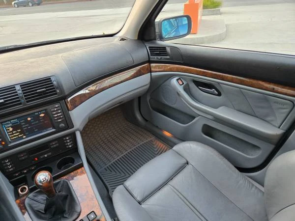2001 BMW E39 540i - Image 10 of 21