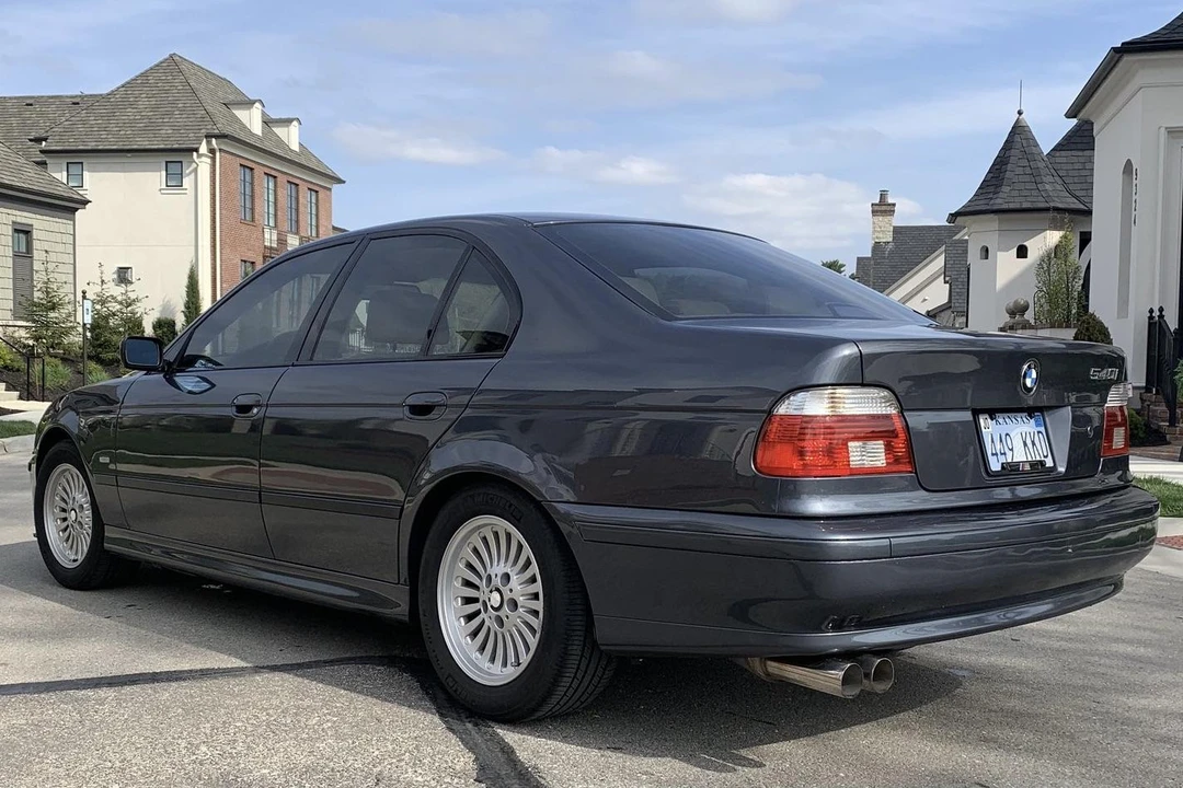 2001 BMW E39 540i - Image 3 of 7