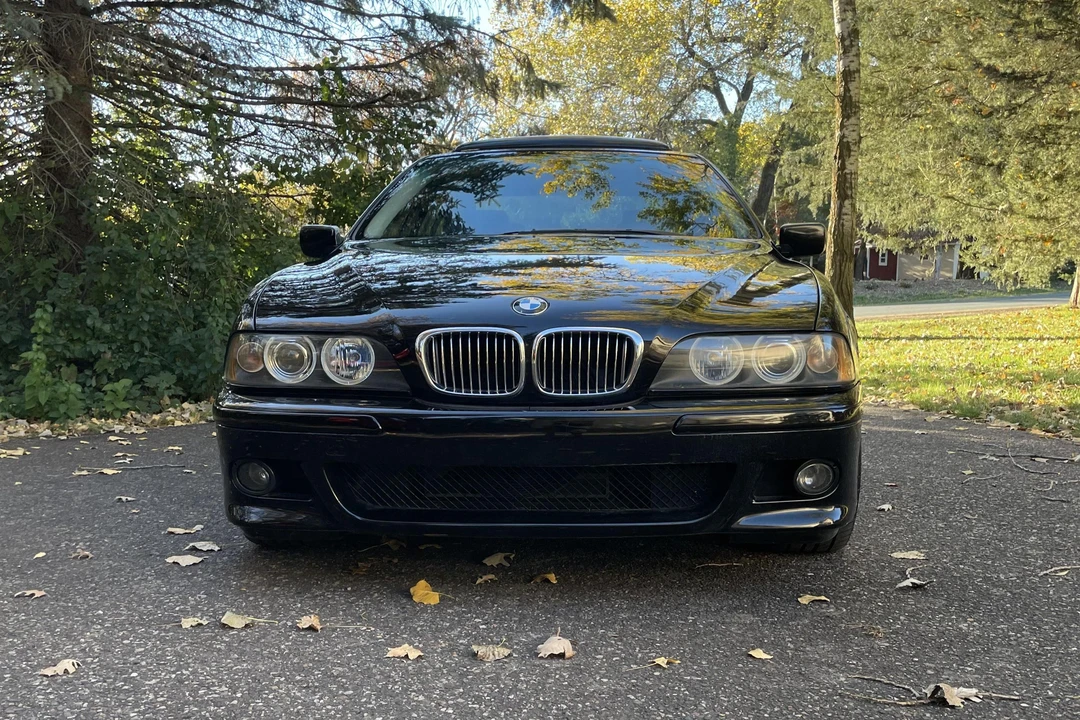 2001 BMW E39 540i - Image 2 of 31