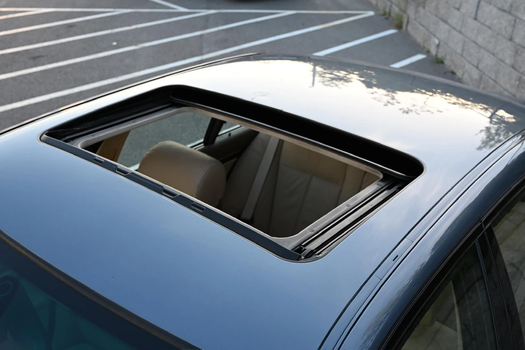 2001 BMW E39 540i - Image 18 of 31