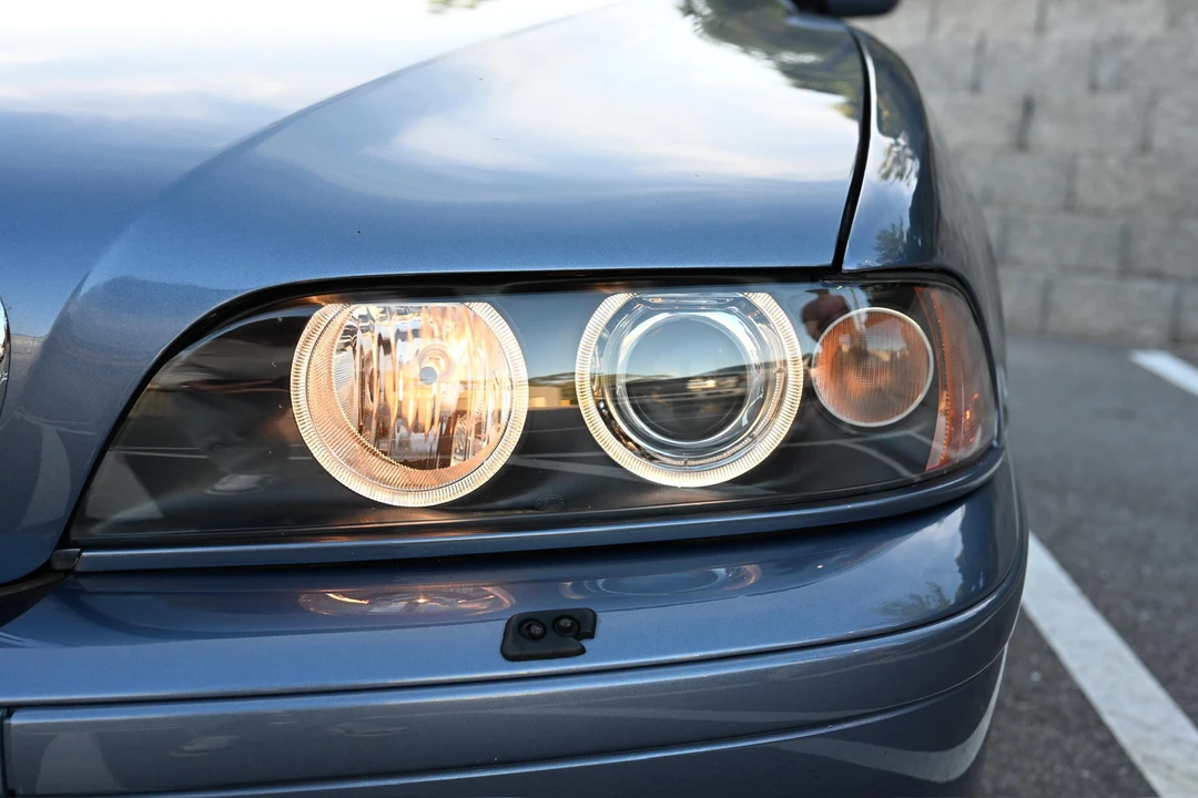 2001 BMW E39 540i - Image 14 of 31