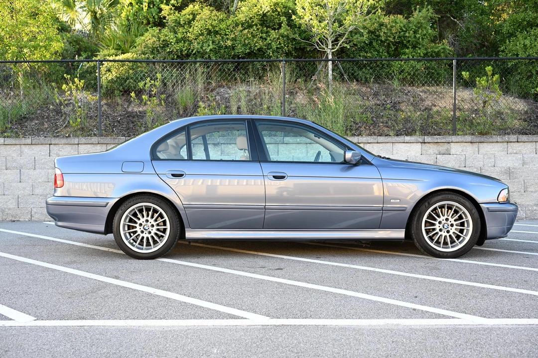 2001 BMW E39 540i - Image 8 of 31