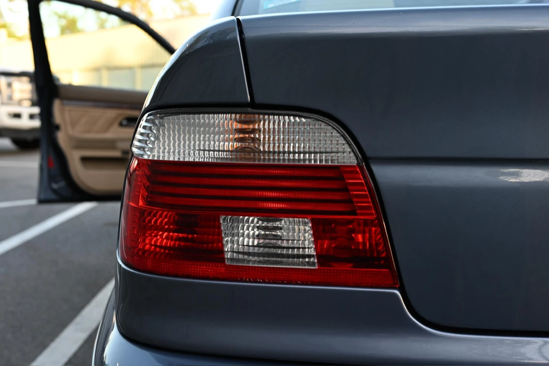 2001 BMW E39 540i - Image 19 of 31