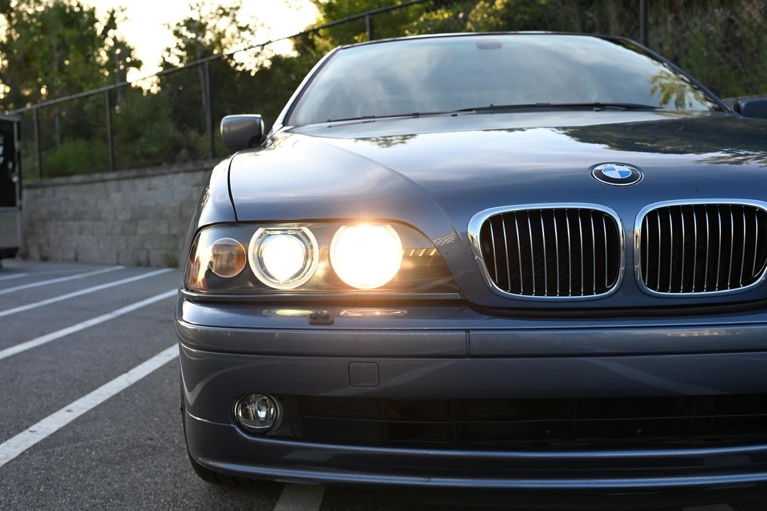 2001 BMW E39 540i - Image 10 of 31