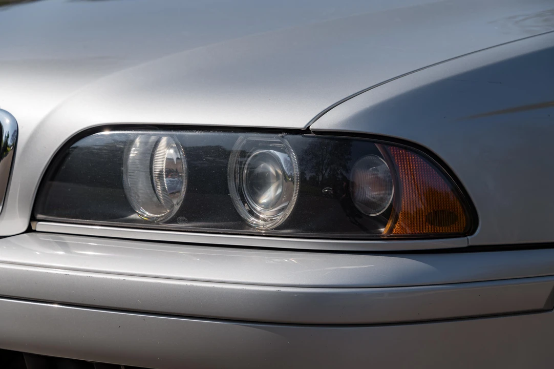 2001 BMW E39 540i - Image 19 of 31