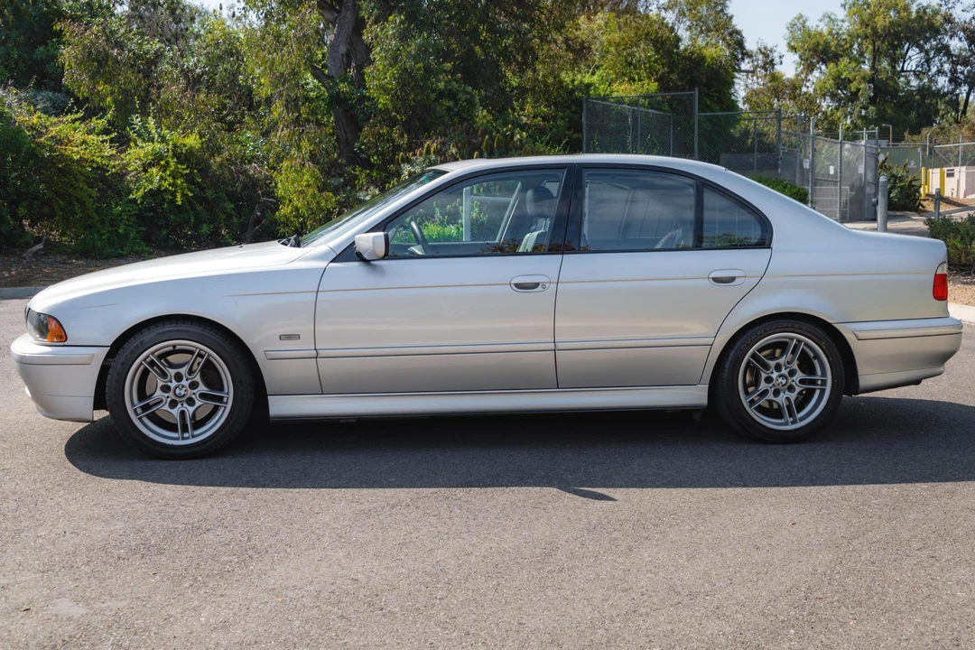 2001 BMW E39 540i - Image 3 of 31