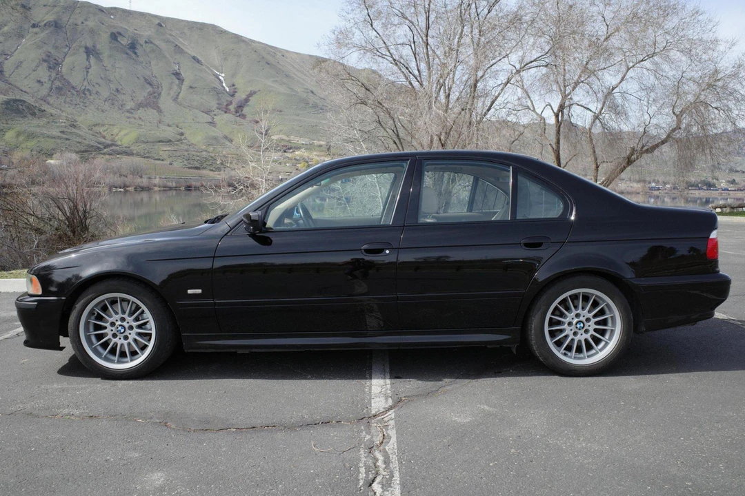 2001 BMW E39 540i - Image 3 of 7
