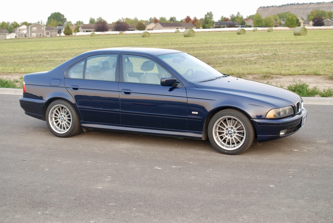 2001 BMW E39 540i - Image 16 of 31