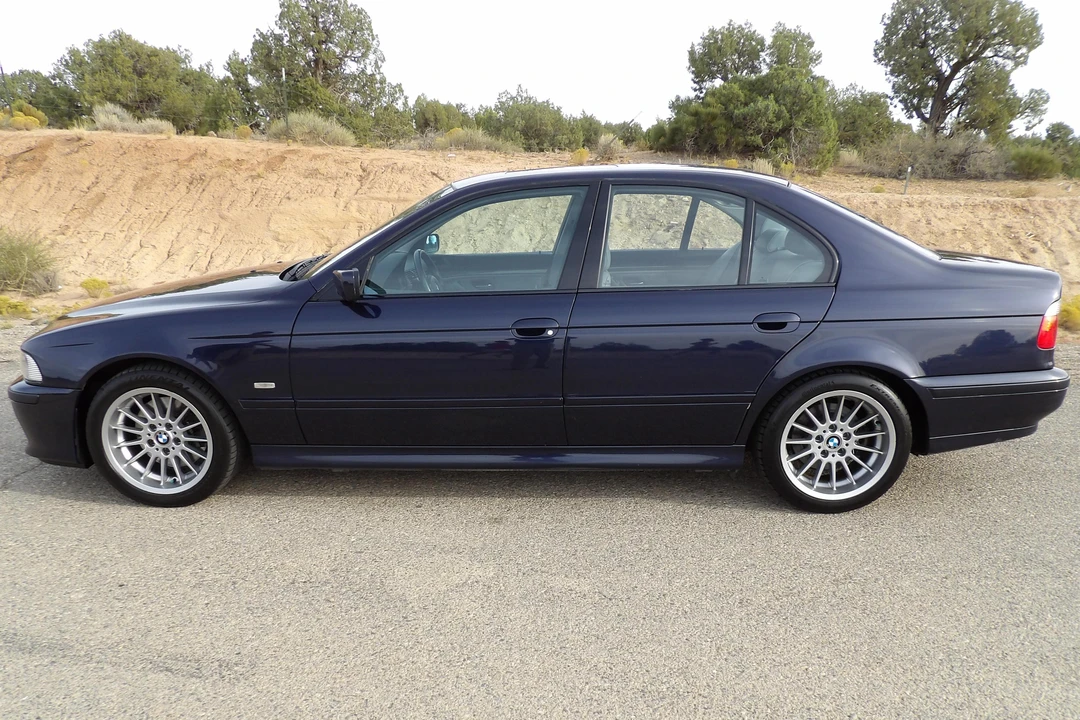 2001 BMW E39 540i - Image 3 of 5