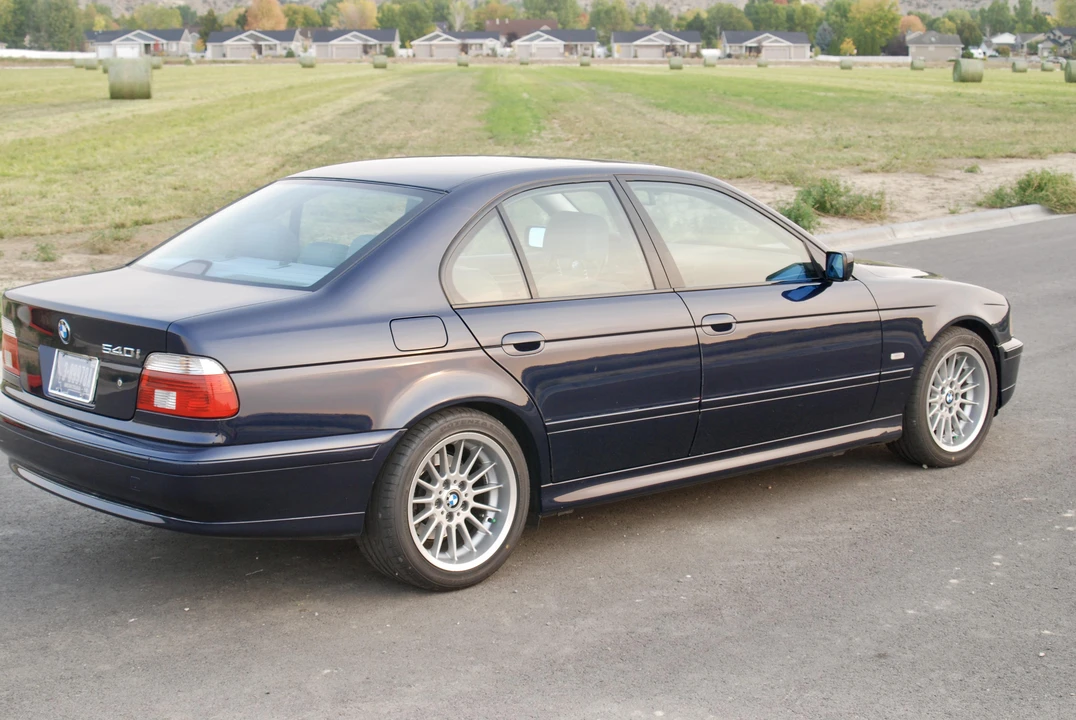 2001 BMW E39 540i - Image 15 of 31
