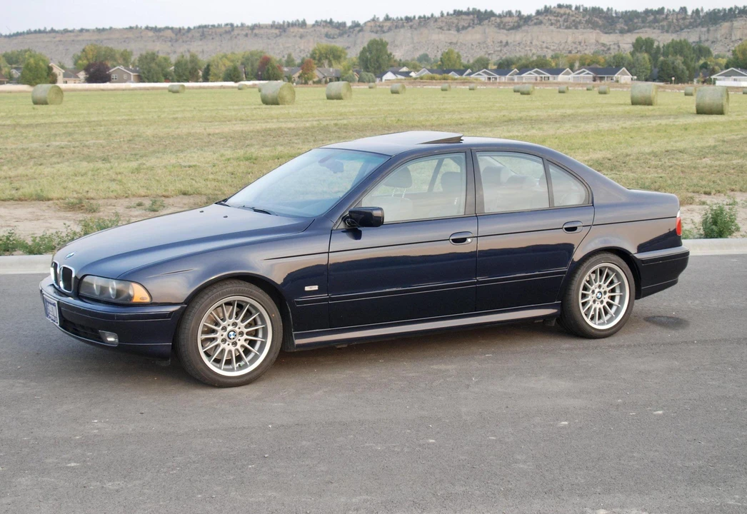 2001 BMW E39 540i - Image 2 of 31
