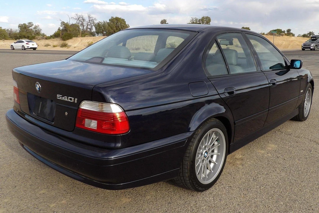 2001 BMW E39 540i - Image 4 of 5