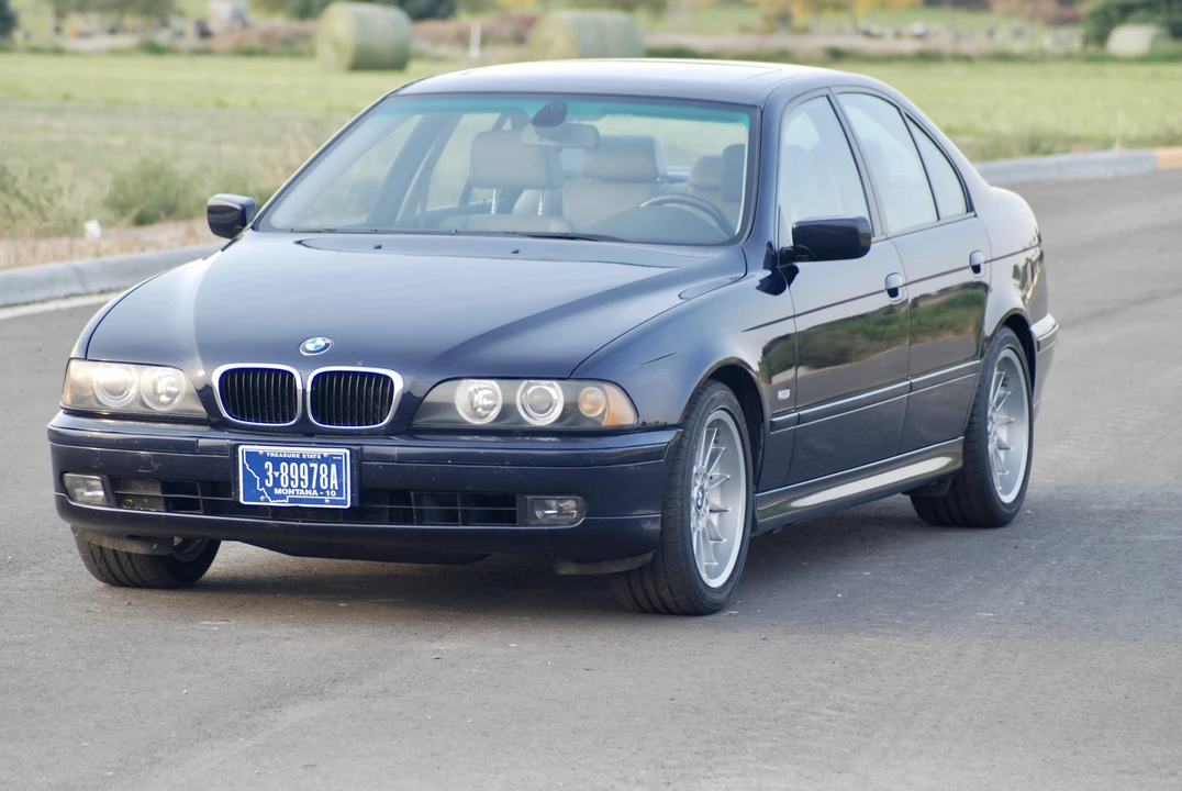 2001 BMW E39 540i - Image 10 of 31